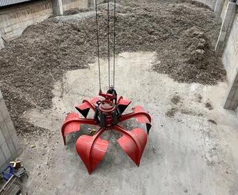 Reference: Danyang Hanil cement - manipulátor pro přepravu SRF