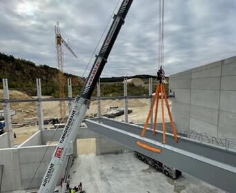 Reference: Laufen am Neckar Märker Zement - manipulátor pro přepravu SRF